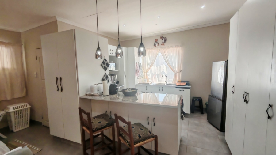 3 Bedroom Property for Sale in Fraaiuitsig Western Cape